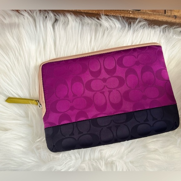 NEW! Rare Coach Weekend Colorblock E-Reader Sleeve – Violet & Navy | NWOT - Picture 3 of 5